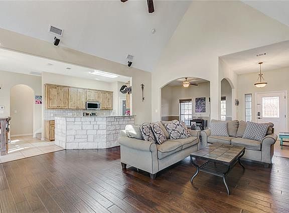 5th image of 151 Deer Park Ct