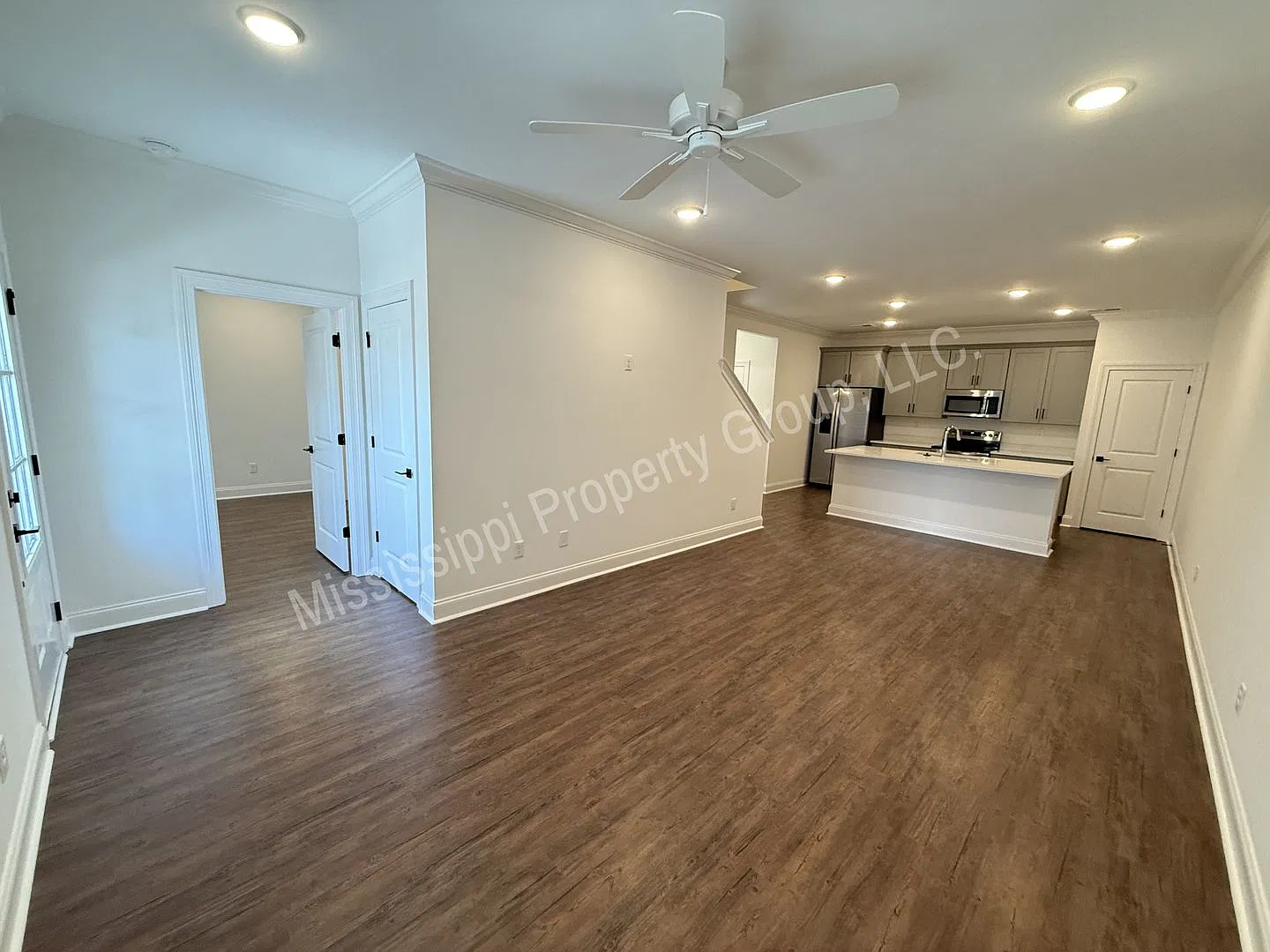 3bd/3.5ba For Rent In South Grove — Photo 4