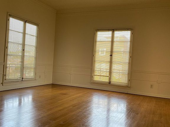 3rd image of 9046 W Alcott St