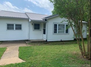 701 E 11th St, Claremore, OK 74017