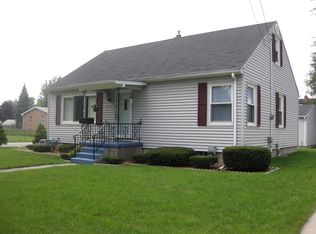 202 Hall St, Essexville, MI