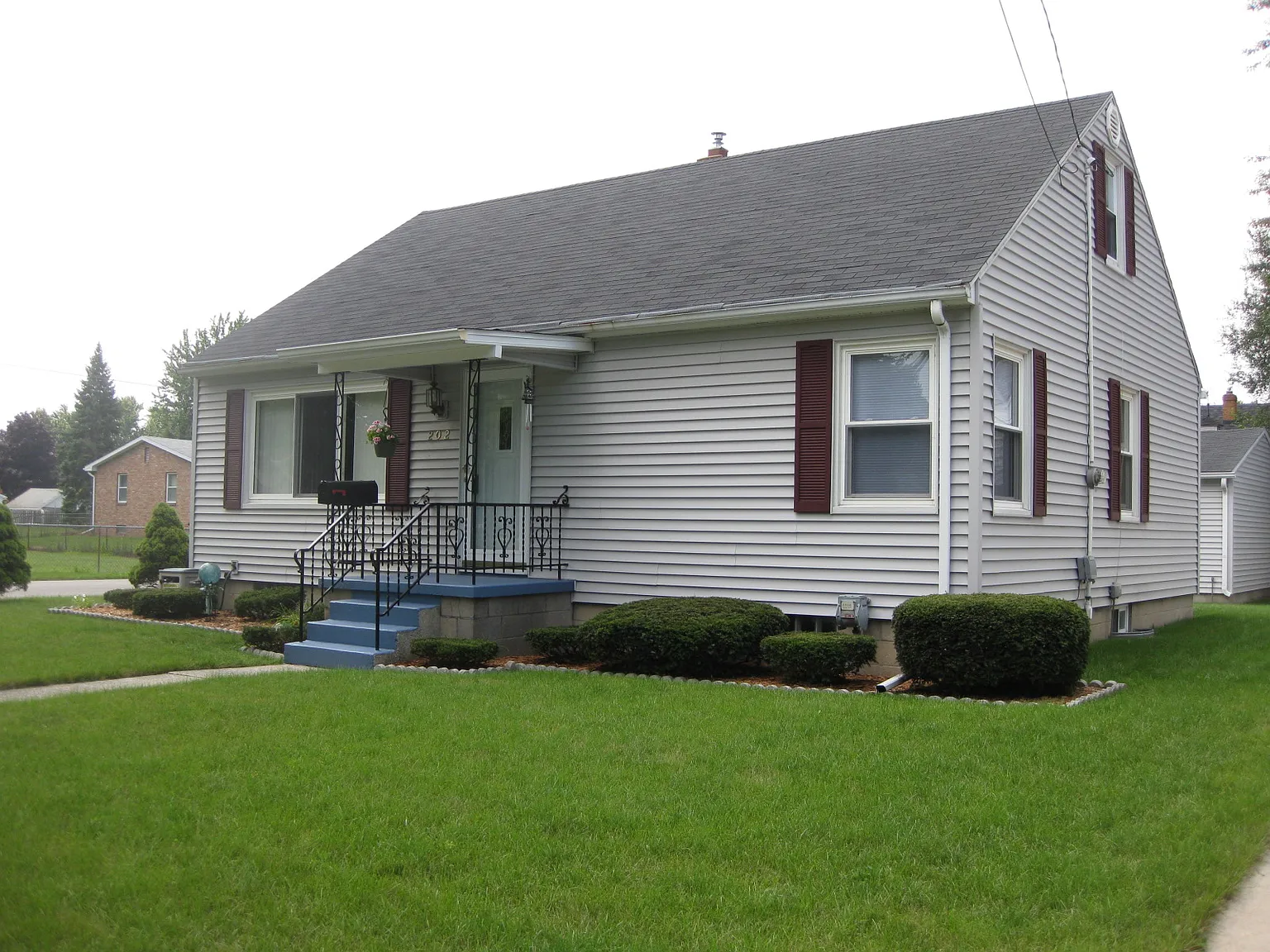 202 Hall St photo 1