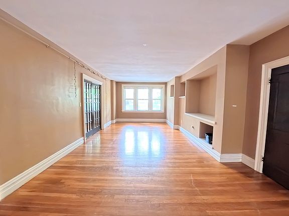 4th image of 317 Saint Paul St APT 1
