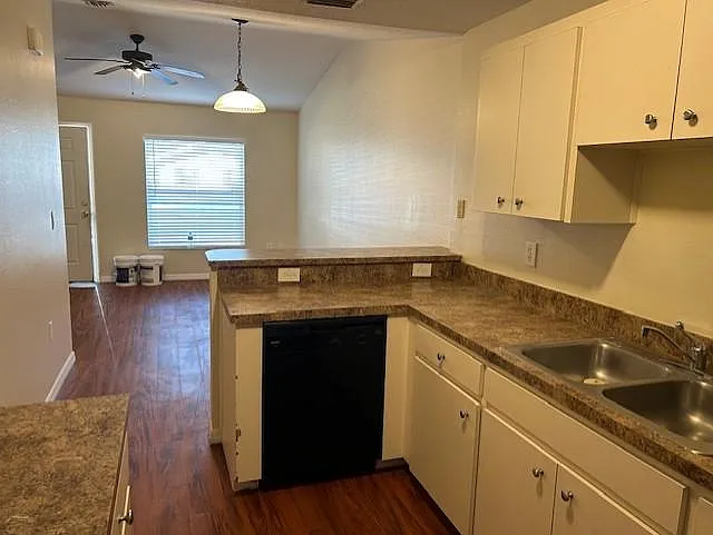 2324 Chestnut Pl — Photo 7