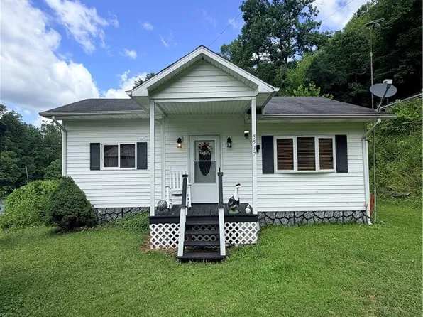 5537 Main Smokehouse Rd, Chapmanville, WV 25508
