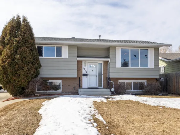 2058 74th St NW, Edmonton, AB T6K 2L4