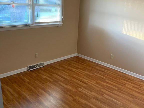 2nd image of 228 Fairway Dr