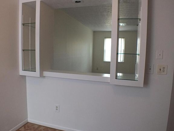 5th image of 2292 Laurelwood Dr