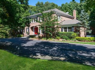 12 Sherwood Gate, Oyster Bay, NY 11771