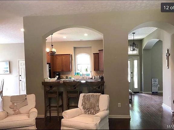 3rd image of 9624 Gunnison Dr