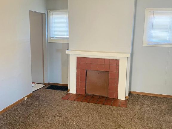 4th image of 3127 Medina Ave
