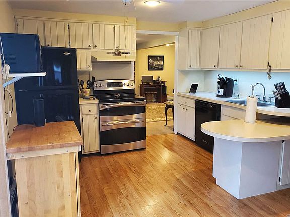 5th image of 32 Sagebrush Ln