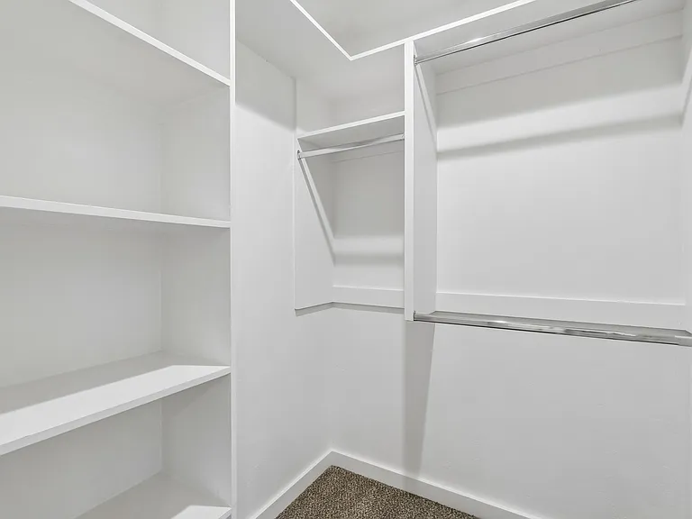 925 S Knoblock St — Photo 11