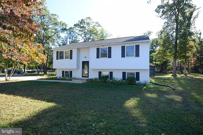 8112 Armiger Dr photo 1