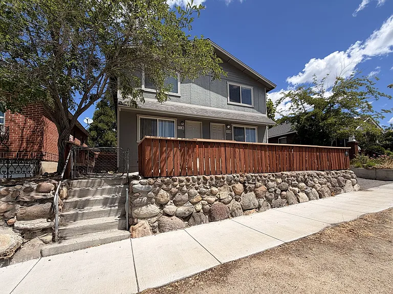 319 Thoma St #B — Photo 2