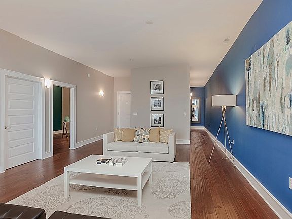 4th image of 802 N Meridian St Unit 404