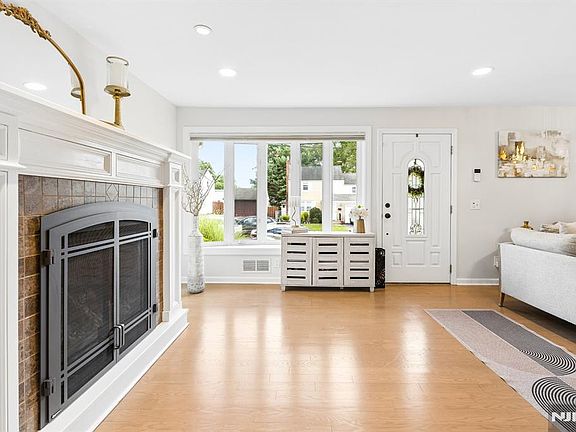5th image of 79 Bergen Avenue