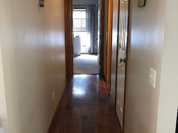 4th image of 419 W Schultz Ave