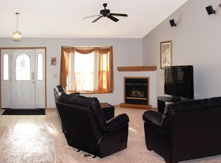 38372 Rain Tree Cir, North Ridgeville, OH 44039