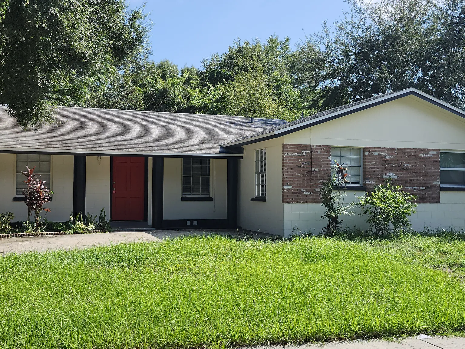 3 bed, 1208 sqft, $1,795 — Photo 1
