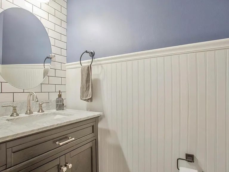8300 Venture Dr — Photo 10