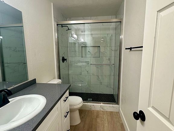 2nd image of 711 Franklin Ln APT 3
