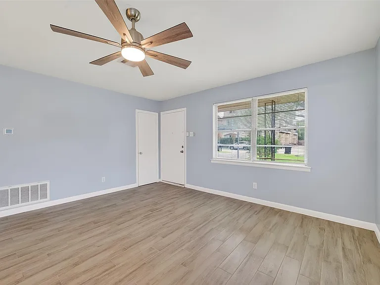 3428 Bradford St — Photo 6