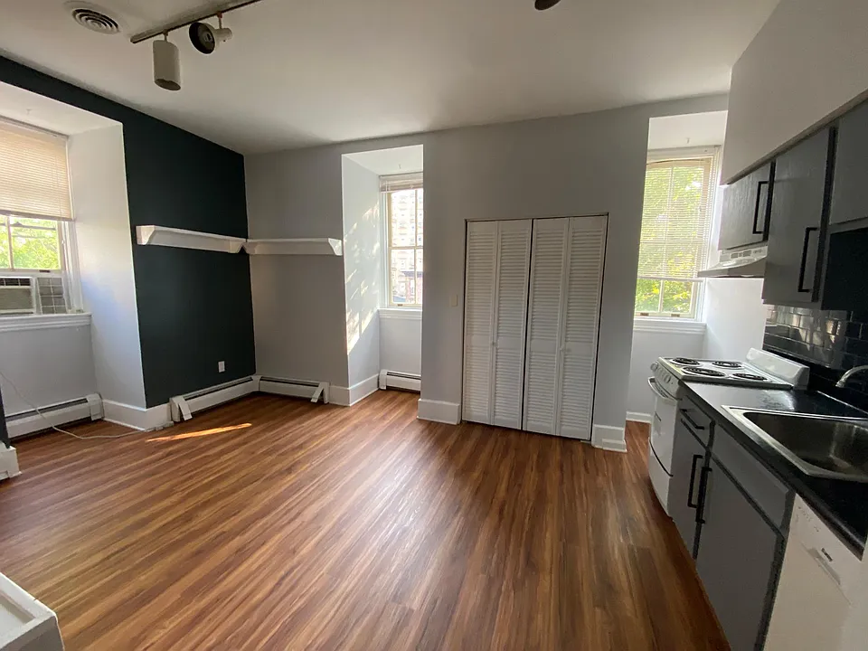 1211 Delaware Ave #301
