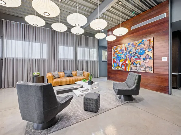 200 East 11th Street image 11 of 14