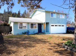 1580 Drury Ln, Grants Pass, OR 97527