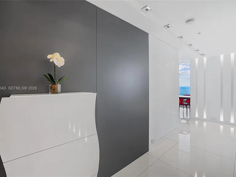 6899 Collins Ave #2208 — Photo 6