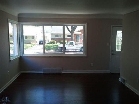 4th image of 23206 Port St