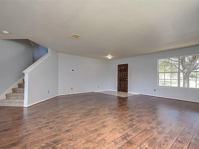6707 Wild Pecan Trl — Photo 2