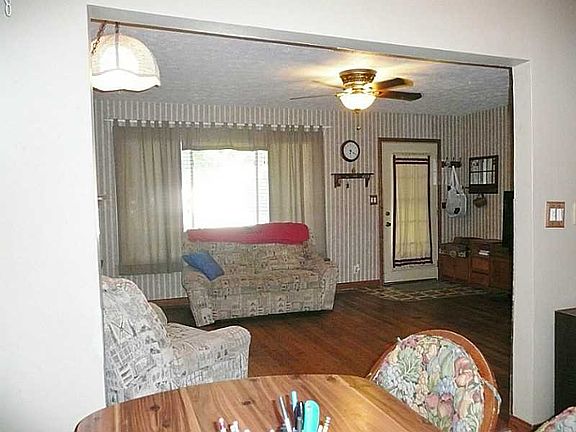5th image of 928 Cottage Ave