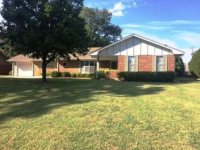 1st image of 3050 Country Club Dr