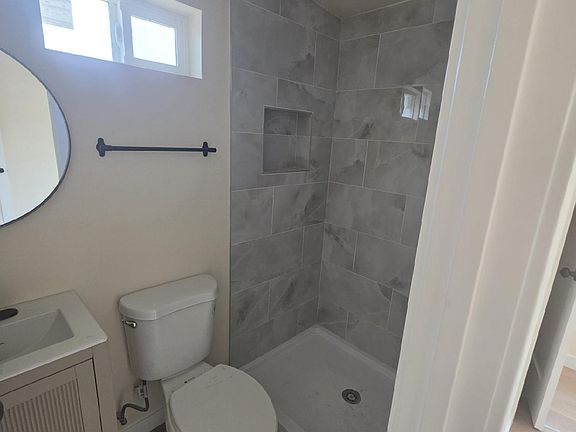 5th image of 4347 E 1st St #1