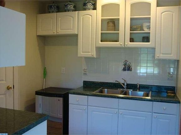 5th image of 112 Joanne Way