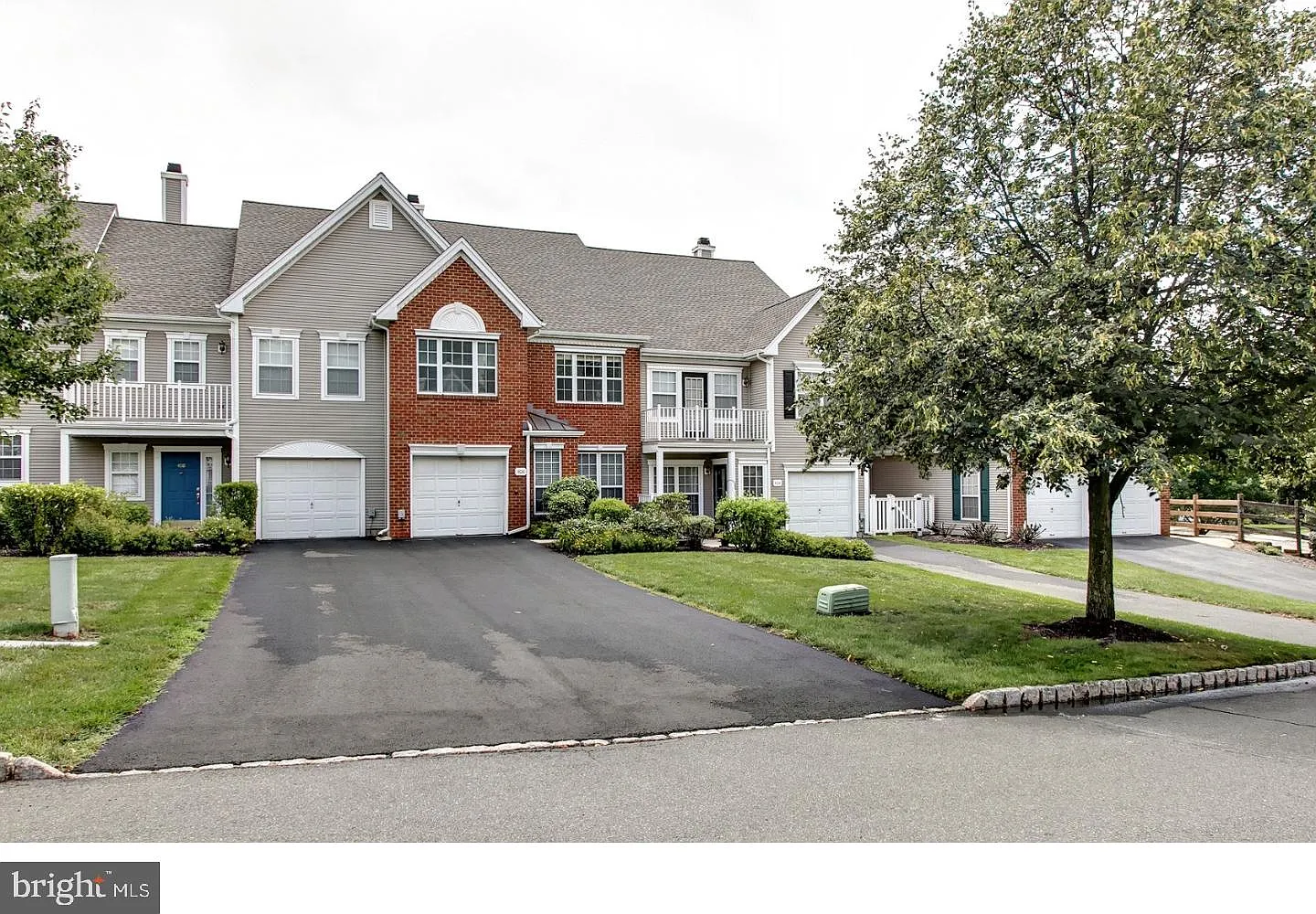 3 bed, 2.5 bath, 1908 sqft, $3,500 — Photo 1