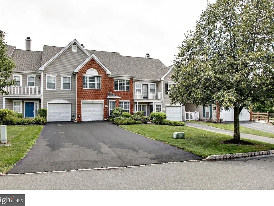 406 Pebble Creek Ct