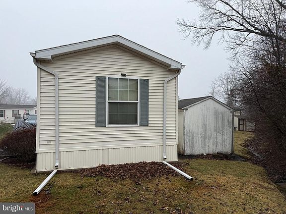 5th image of 144 Cedar Dr