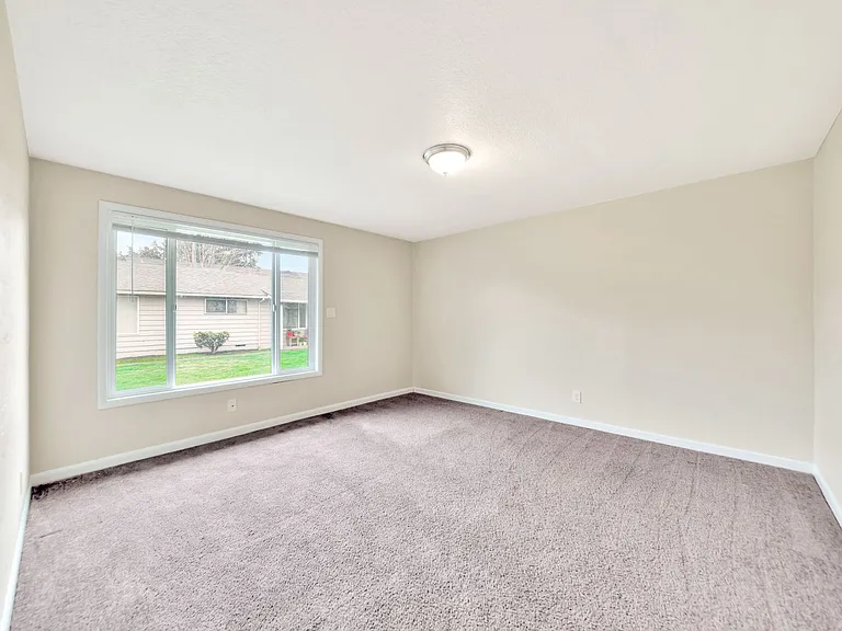 Eastside 1 — Photo 8