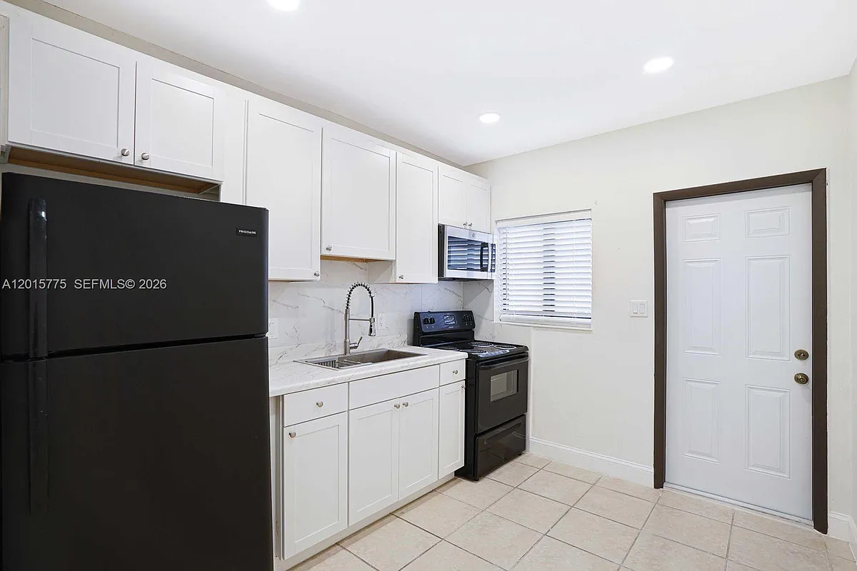 Building Photo - 502 NW 7th Ct #1
