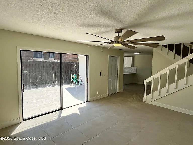 1717 Erin Ct NE — Photo 11