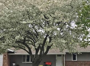 1634 Arnold Ave, Rockford, IL 61108