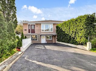 15 Gainsborough Rd, Brampton, ON L6S1X2
