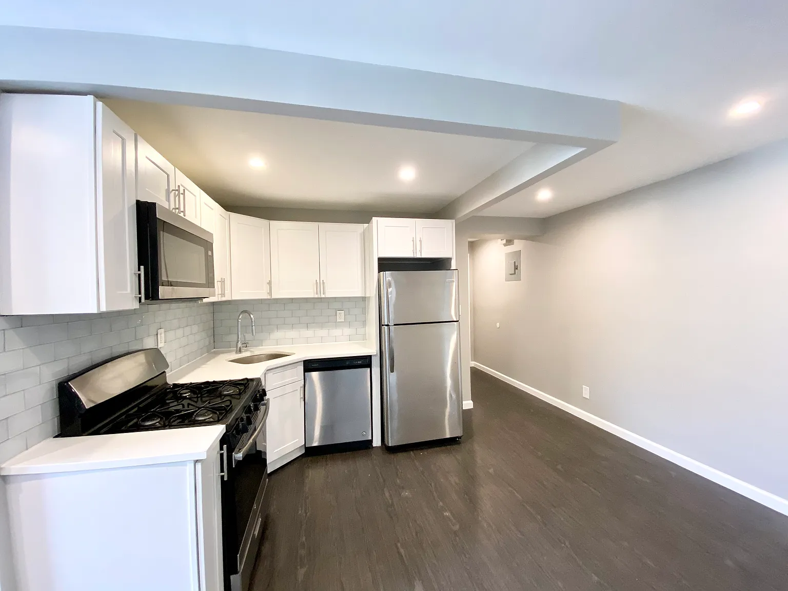 2 bed, $2,875 — Photo 2