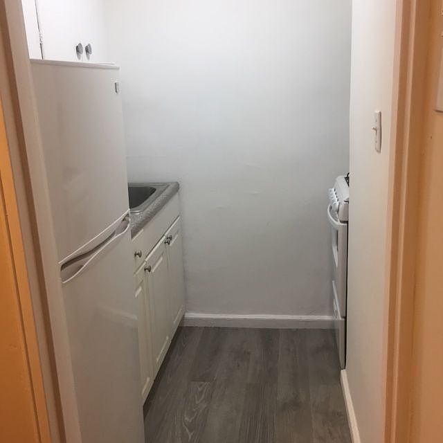 2nd image of 2680 E 19th St #B4