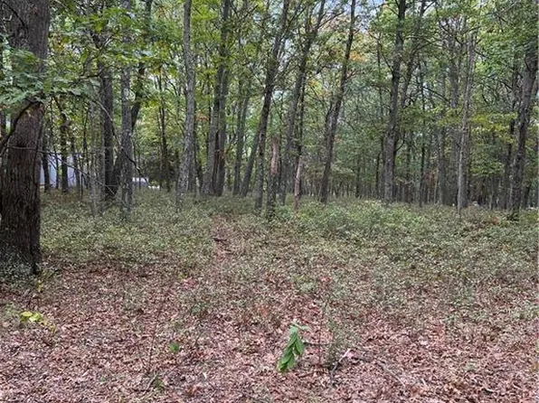 275 Forest Dr, Canadensis, PA 18325