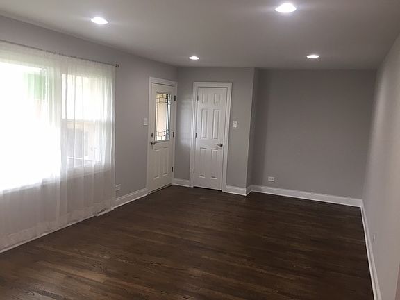 3rd image of 1256 Prince Dr