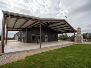 108 NW Garrison Rd, Fredericksburg, TX 78624